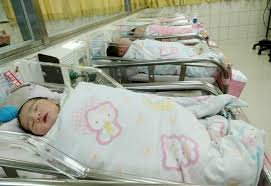 Bộ Lao động dự kiến nới lỏng quy định mời lao động di trú dạng giúp việc nhà cho gia đình đông con