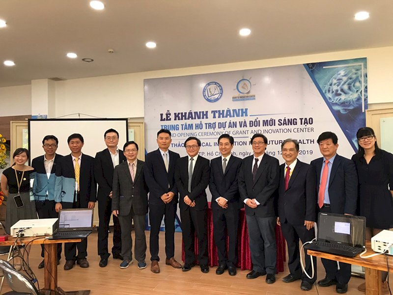 Đại học Y dược TPHCM khánh thành Trung tâm hỗ trợ dự án và đổi mới sáng tạo.