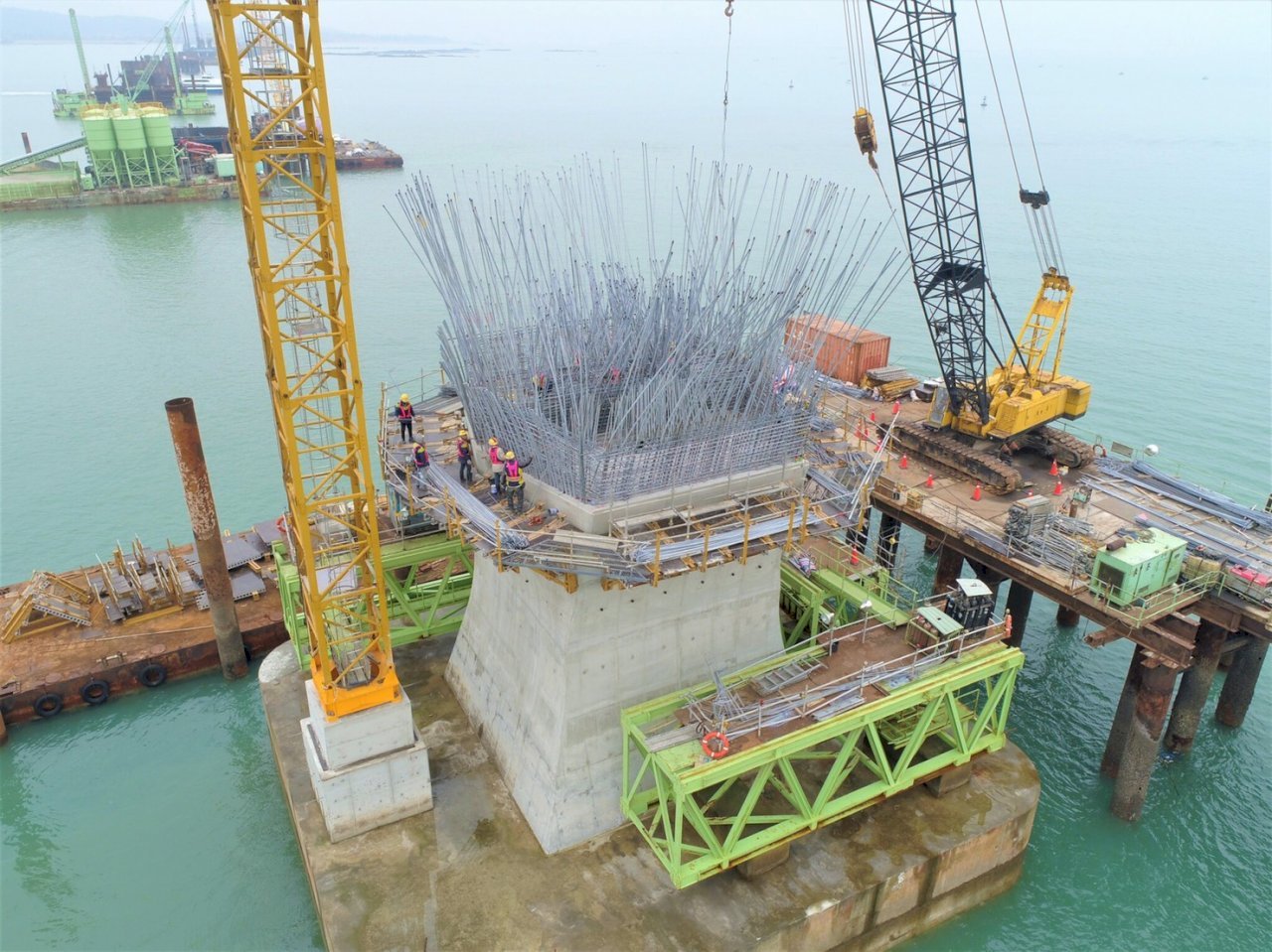 Dự tính cầu vượt biển Kim Môn sẽ được thông xe vào giữa năm 2021
