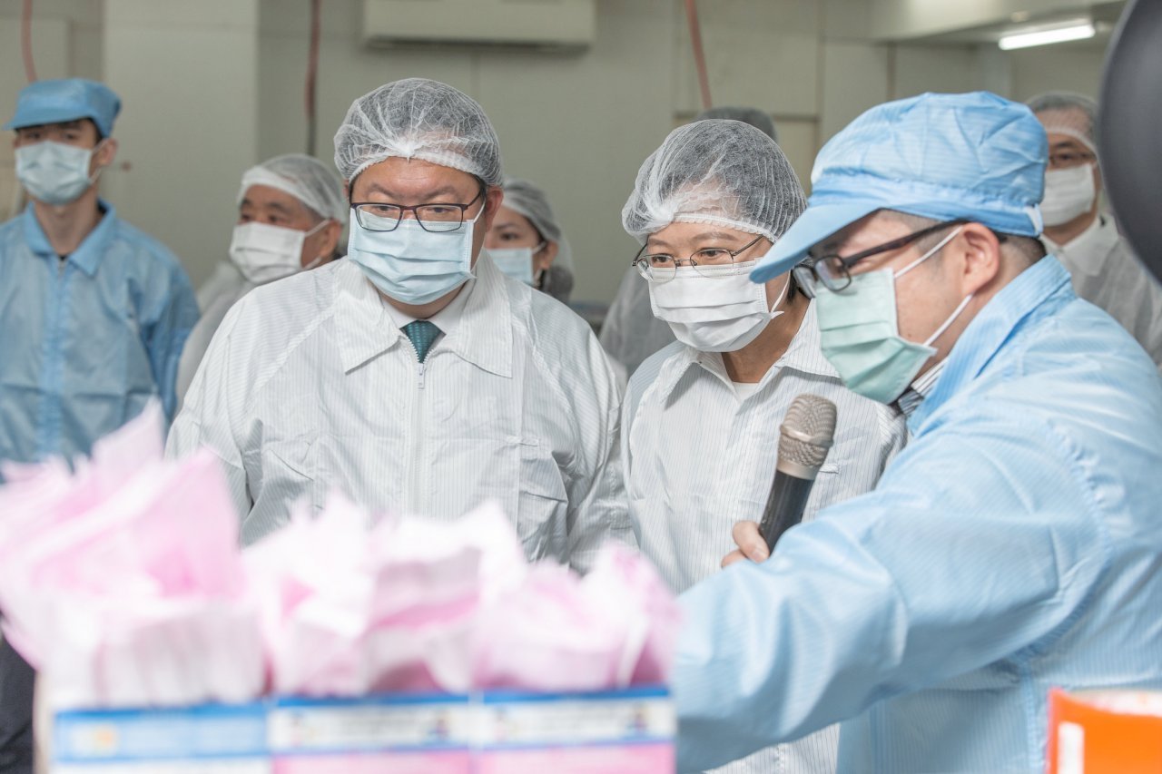Cân nhắc phòng chống dịch bệnh, tổng thống sử dụng Micro do phủ tổng thống chuẩn bị và phân khai lịch trình với phó tổng thống