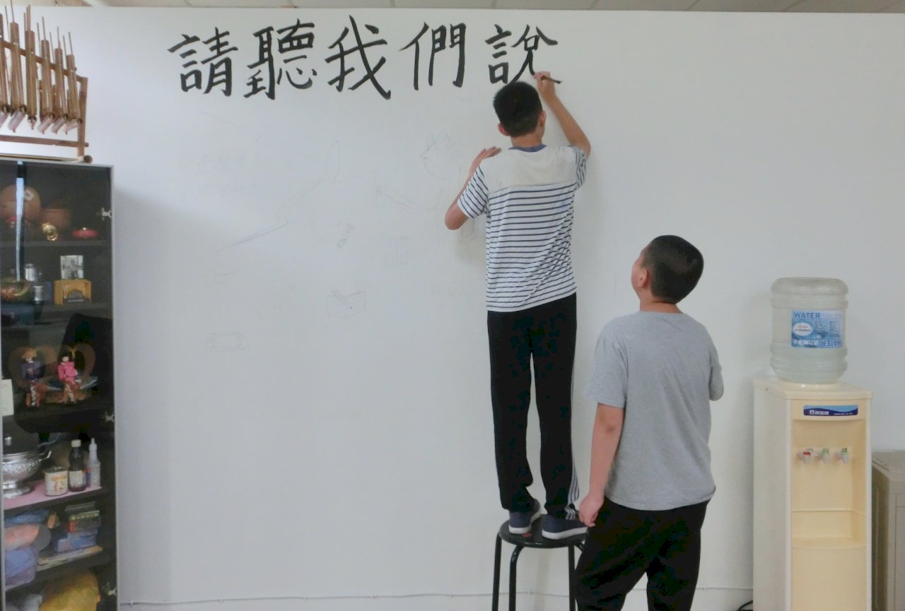 Bồi dưỡng quyền bày tỏ ý kiến của con em tân di dân, workshop của Trung tâm phục vụ tân di dân Đài Trung mời người nổi tiếng trên mạng chia sẻ kinh nghiệm