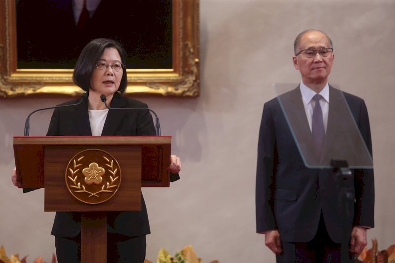 Lý Đại Duy đảm nhiệm chức Tổng thư ký Phủ tổng thống. Tổng thống : Hy vọng với kinh nghiệm phong phú của Lý Đại Duy có thể hỗ trợ chính phủ đương đầu với những tha