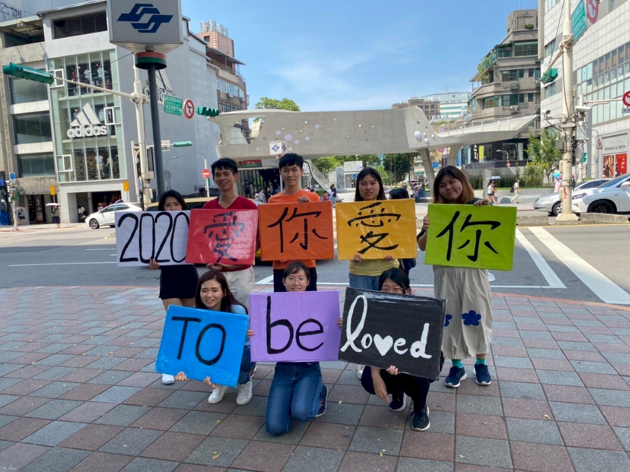 Tỷ lệ nhiễm HIV ngày càng trẻ hóa. Quỹ AIDS Taiwan kêu gọi mang bao cao su và đừng quên xét nghiệm sàng lọc HIV