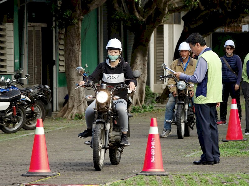 Thay đổi quy định thi bằng lái, bắt đầu từ 3/5 người có bằng lái xe ô tô vẫn phải thi viết khi thi bằng lái xe máy