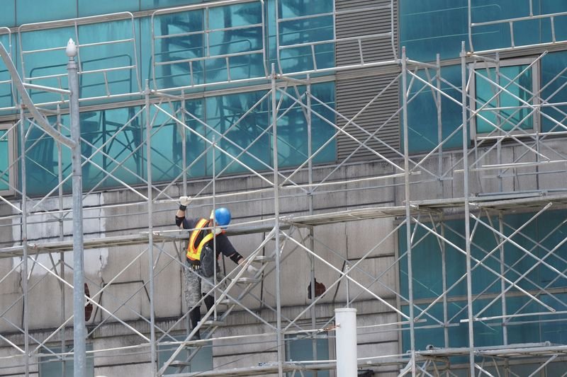 Tiếp tục xúc tiến dự thảo sửa đổi chính sách cứu trợ kinh tế 4.0, người lao động nhiều nhất có thể vay 100 nghìn Đài tệ, các doanh nghiệp được miễn giảm thuế hoặc đóng thuế trả góp