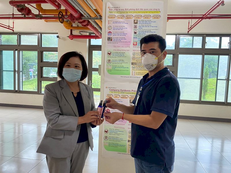 Vụ lây nhiễm cụm tại một nhà máy điện tử ở Miaoli. Hứa Minh Xuân kêu gọi lao động nước ngoài phối hợp cách ly