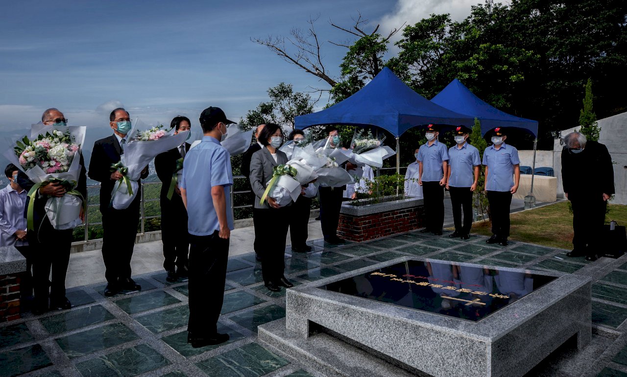 Tưởng niệm ông Lý Đăng Huy, Tổng thống: hướng đến thế giới, cùng bạn bè quốc tế chung tay bảo vệ dân chủ