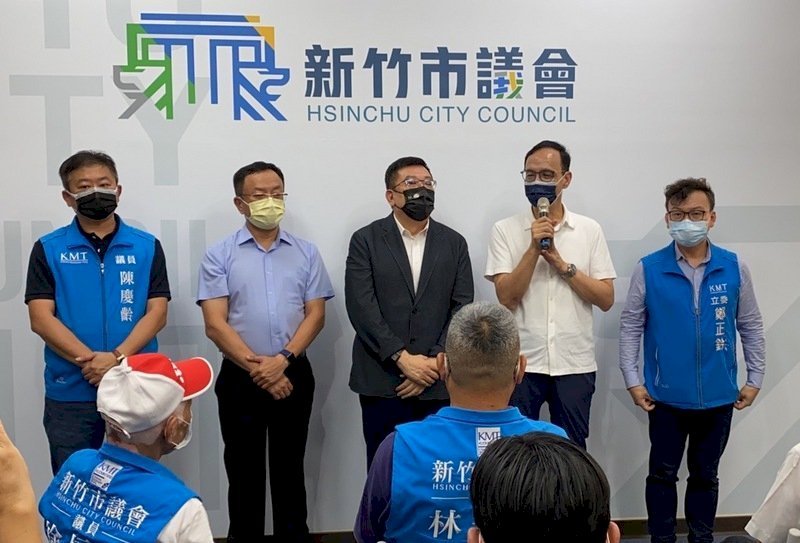 Chu Lập Luân đảm nhiệm chức vụ Chủ tịch đảng. Ủy viên lập pháp của Quốc Dân Đảng trông mong đoàn kết, sát cánh cùng người dân