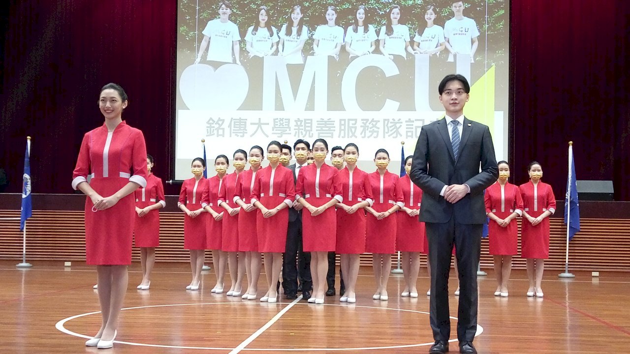 Đội nghi lễ trường Đại học Ming Chuan cùng diễn tập để đón Quốc khánh