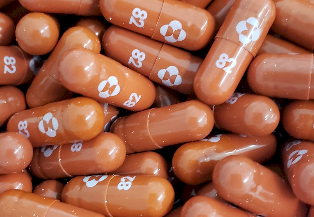 Hãng dược Merck nộp đơn xin cấp phép sử dụng khẩn cấp thuốc uống điều trị COVID-19
