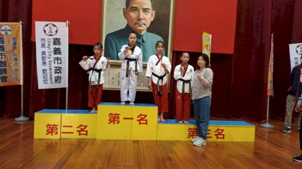 Video: Con em người Việt giành Huy chương vàng giải vô địch Taekwondo toàn quốc