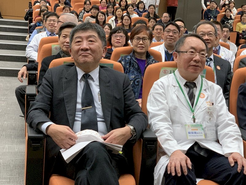 Bộ trưởng Trần Thời Trung: vaccine Medigen có cơ hội nhận chứng nhận quốc tế, không bài trừ khả năng đưa vào tiêm chủng mũi thứ ba