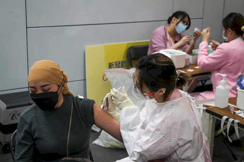 Kêu gọi lao động di trú mất liên lạc đi tiêm chủng vaccine phòng ngừa COVID-19, Trần Tông Ngạn: sau khi tiêm cũng sẽ được phát “thẻ vàng”