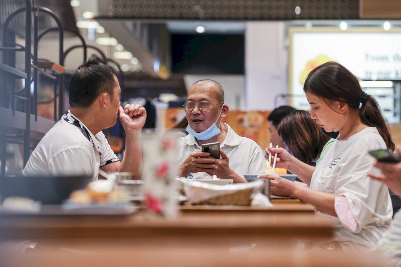 Ngành nhà hàng khách sạn đang hồi phục, số lao động bị cắt giảm giờ làm giảm 6000 người