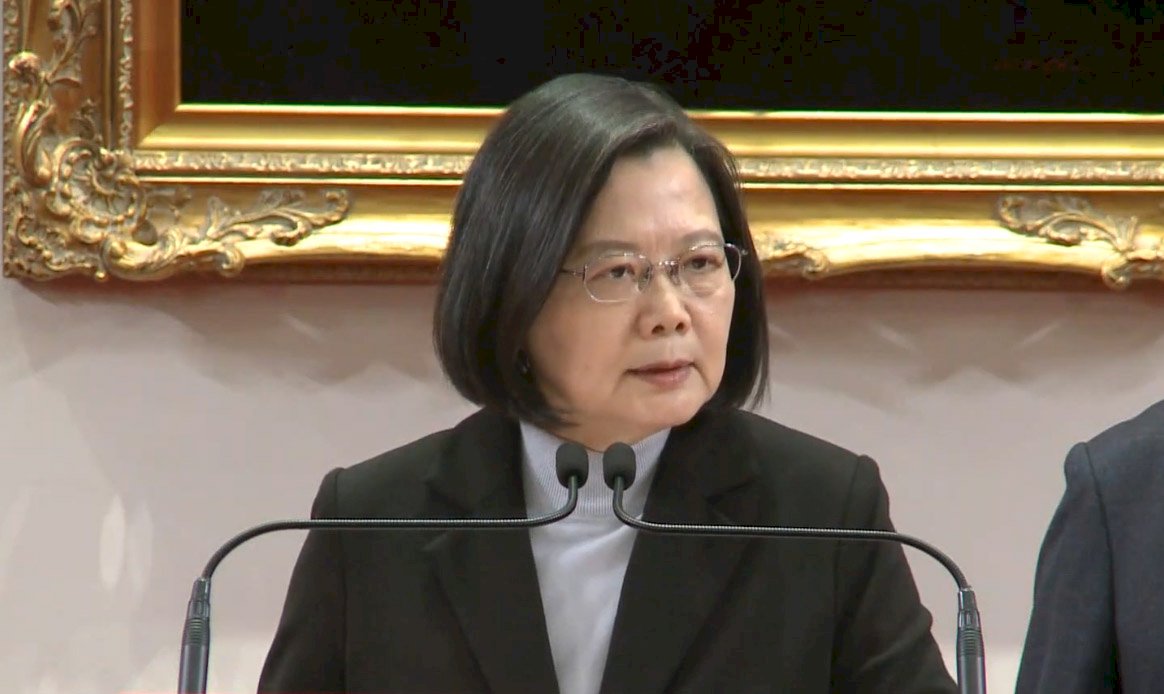 Tổng thống : Bỏ phiếu trưng cầu dân ý thể hiện ý chí của người dân, dân chủ là hậu thuẫn kiên cường