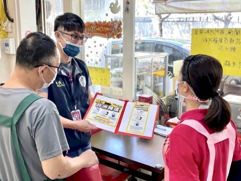 Phòng chống dịch tả heo châu Phi, Sở Di trú tuần tra và tuyên truyền phòng dịch cho 1710 cửa hàng bán sản phẩm nước ngoài