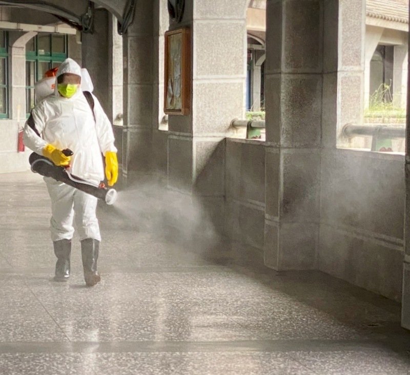 Các thành phố gấp rút chuẩn bị để đón học sinh quay lại trường sau kỳ nghỉ đông