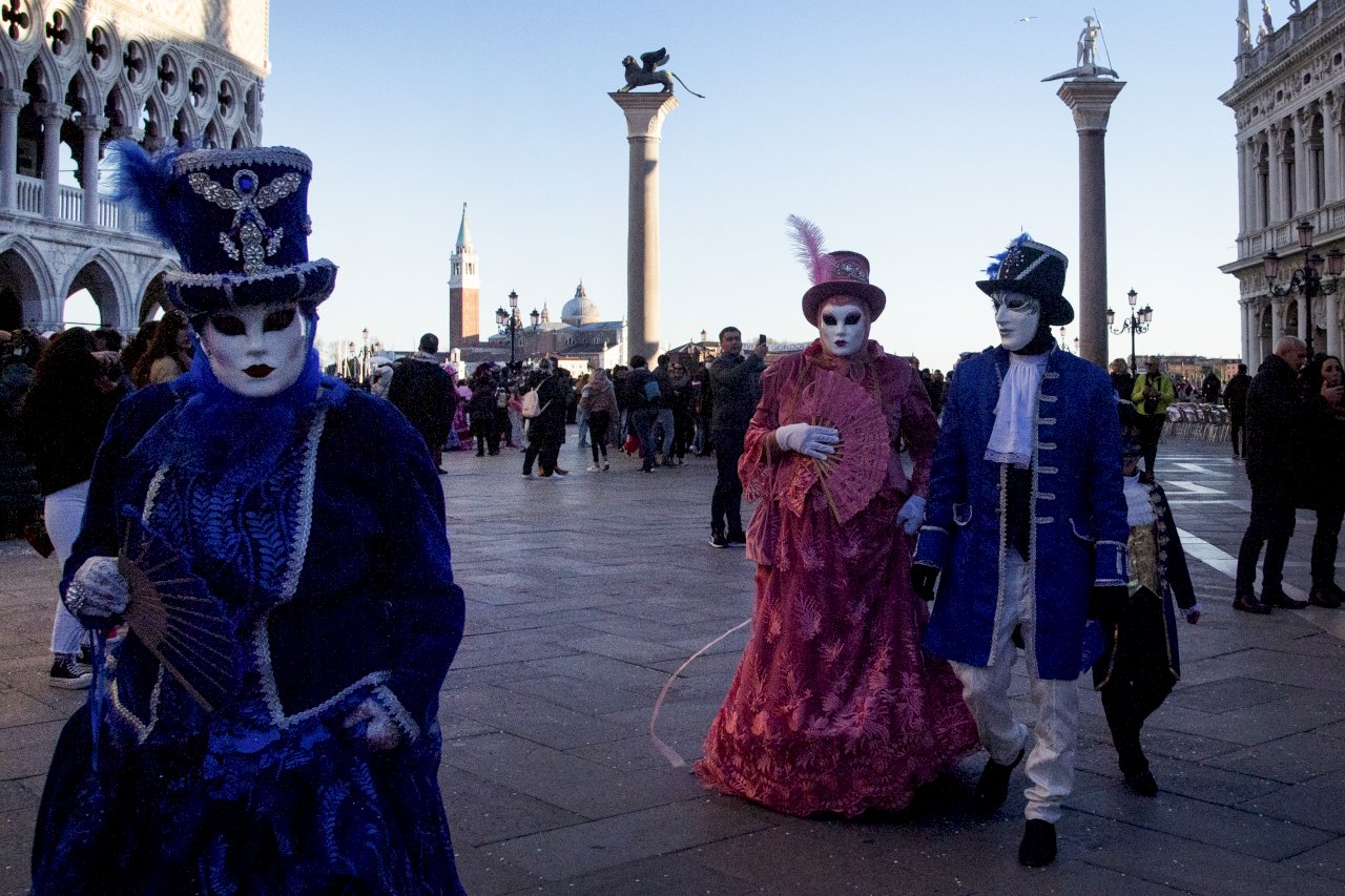 Cuộc sống đang trở lại bình thường. Venice khôi phục lễ hội hóa trang