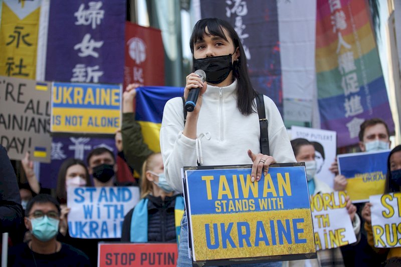Đoàn thể thanh niên Ukraine phát động biểu tình trước Văn phòng KT VH Moskva tại Đài Bắc, kêu gọi ngừng chiến tranh