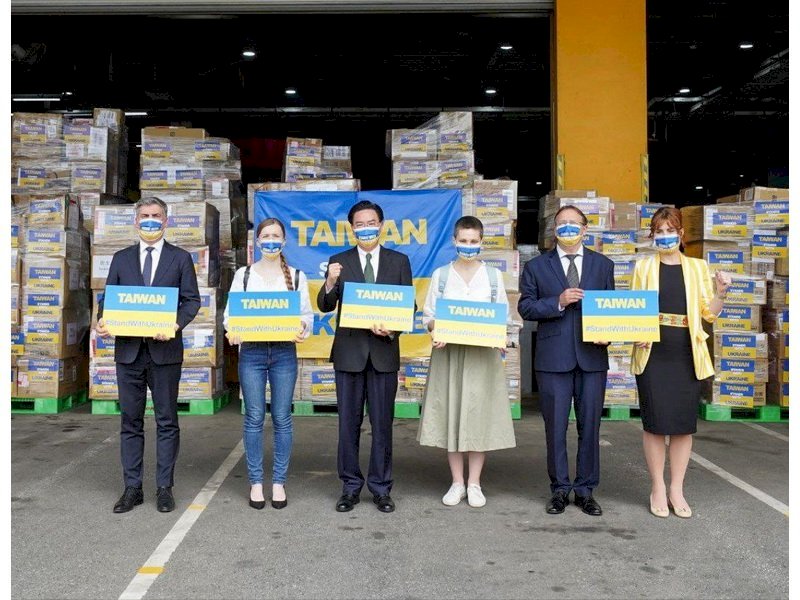 Lô hàng vật tư do người dân quyên góp cho Ukraine khởi hành vào ngày 18/03, hỗ trợ người dân nước bạn vượt qua khó khăn