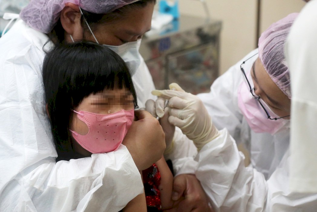 Đài Bắc có gần 40 nghìn trẻ em từ 5-11 tuổi đã tiêm vaccine mũi thứ nhất, đến ngày 3/6 có khả năng đạt 49%