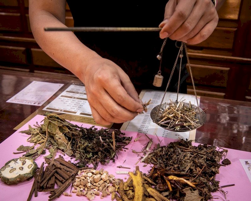 Sử dụng trà phòng dịch đúng cách và 6 nguyên tắc trong ăn uống giúp tăng cường khả năng kháng virus N-Cov