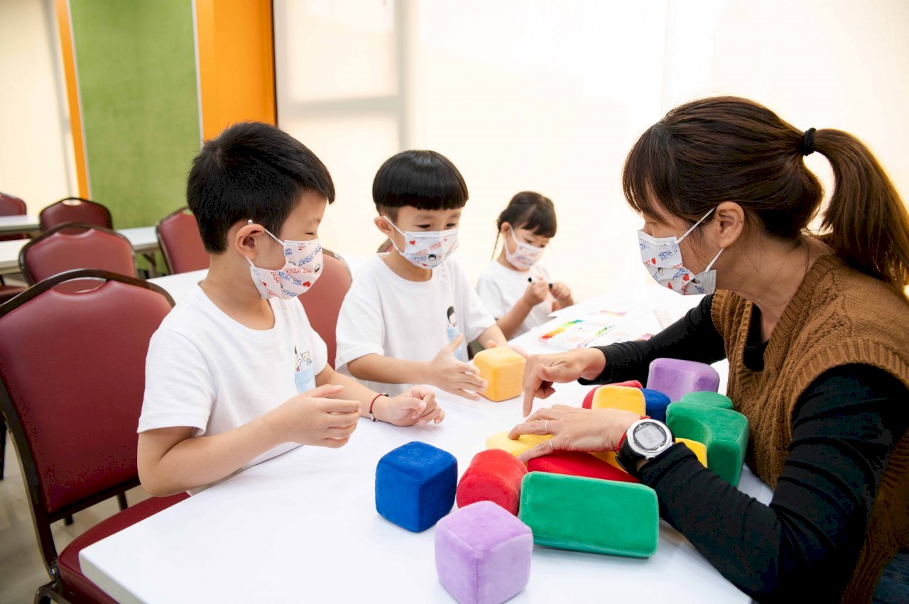 Góc giáo dục - 7 lỗi thường gặp của phụ huynh trong việc giáo dục con trẻ