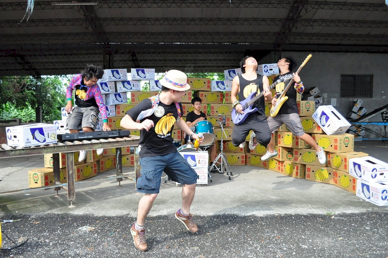 Giới thiệu ban nhạc Rock thôn quê Youthbanana (chuối xanh) (I)