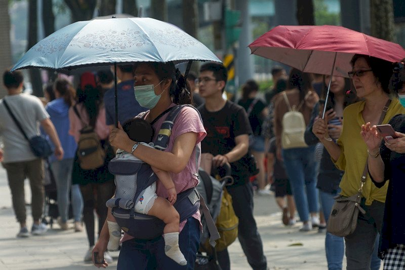 Do ảnh hưởng của hoàn lưu bão, Đông Nam bộ và bán đảo Hằng Xuân đề phòng có mưa lớn
