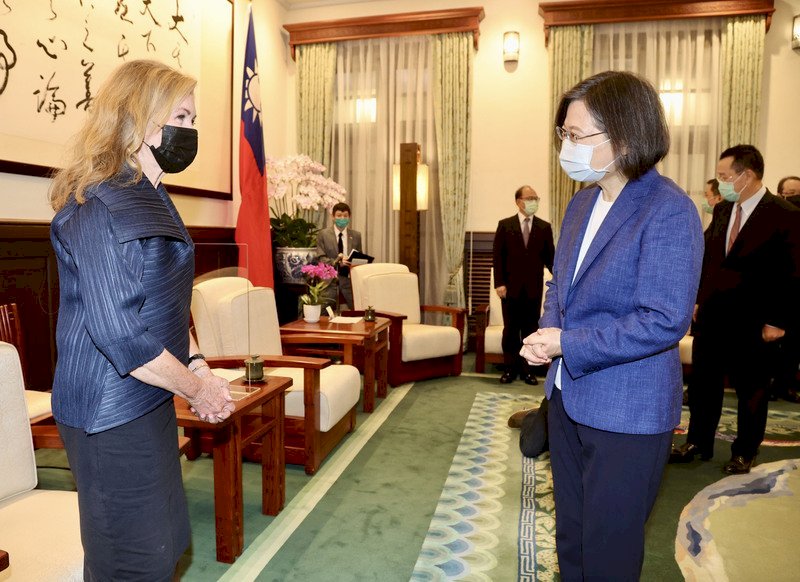 Tiếp đón thượng nghị sĩ Mỹ Marsha Blackburn, Tổng thống hy vọng Đài - Mỹ tăng cường hợp tác trong ngành công nghiệp bán dẫn