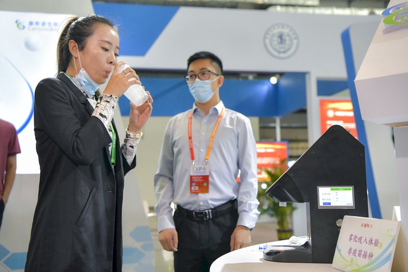 Vắc xin thế hệ mới dạng xịt hoặc dạng hít sắp được ra mắt