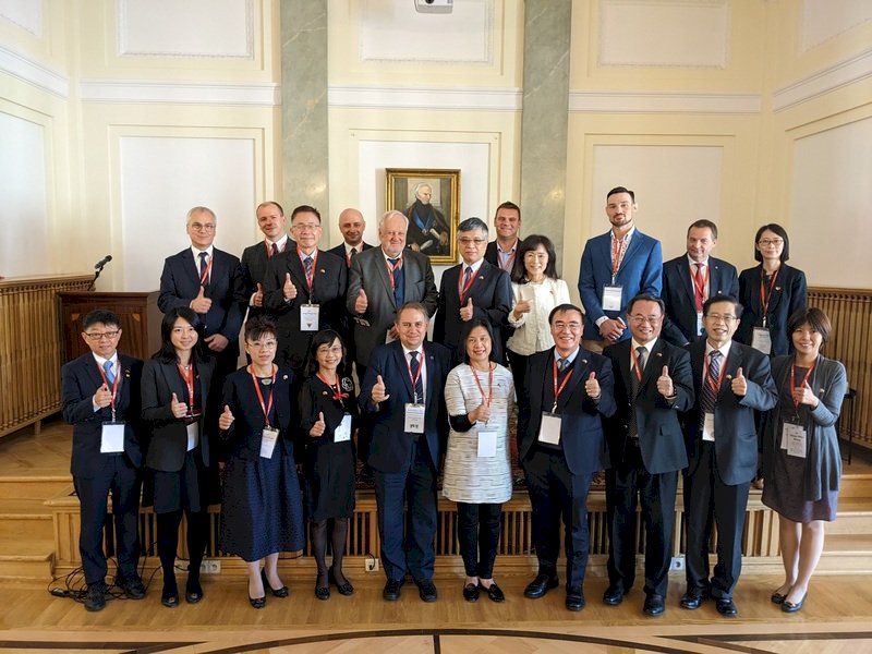 Diễn đàn Giáo dục đại học Đài Loan – Ba Lan. Bộ Giáo dục dẫn phái đoàn đến Warszawa để giao lưu