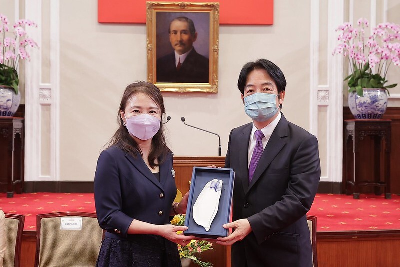 Gặp gỡ Hiệp hội nữ doanh nhân người Hoa thế giới. Lại Thanh Đức: Phụ nữ là lực lượng quan trọng trong sự tiến bộ và phát triển không ngừng của Đài Loan