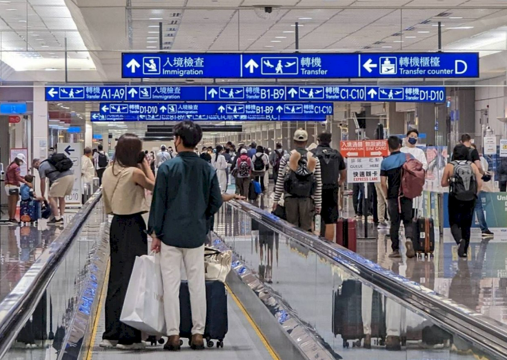 Giới hạn nhập cảnh được nới lỏng đến 200.000 người mỗi tuần. Thủ tướng Tô Trinh Xương: Để tiện cho người dân lên kế hoạch