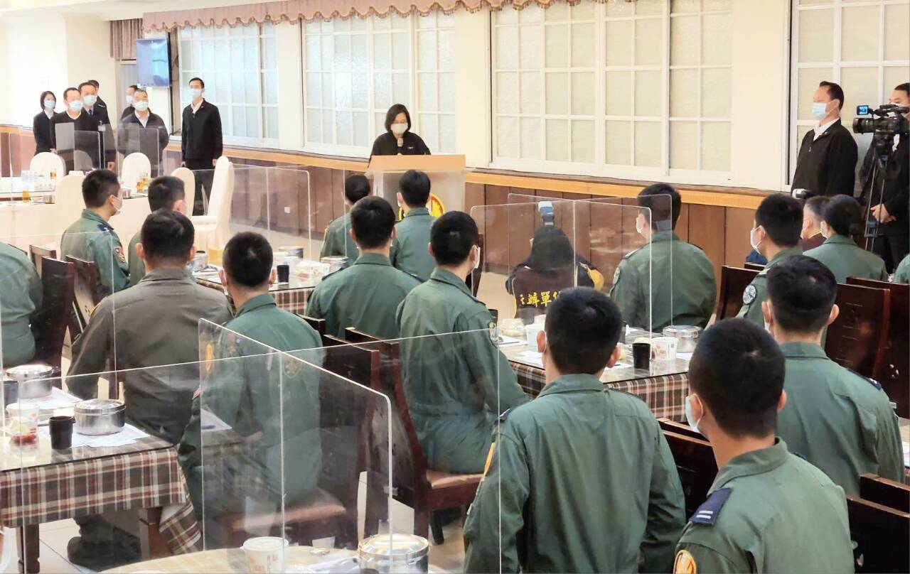 Tổng thống: tập huấn quân đội sẽ sát với thực chiến, phù hợp với nhu cầu tác chiến hơn