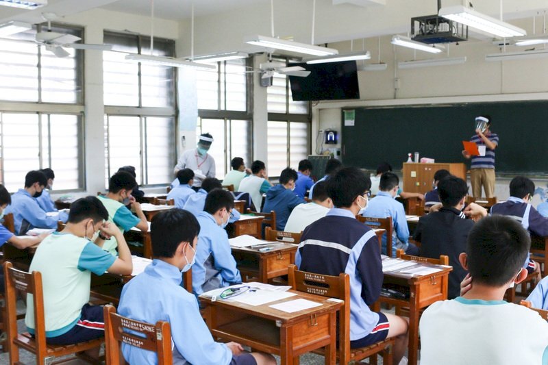 Kỳ thi đánh giá toàn diện học sinh trung học cơ sở năm nay được bắt đầu đăng ký từ ngày 9 tháng 3, các thí sinh tự do cũng được đăng ký thi