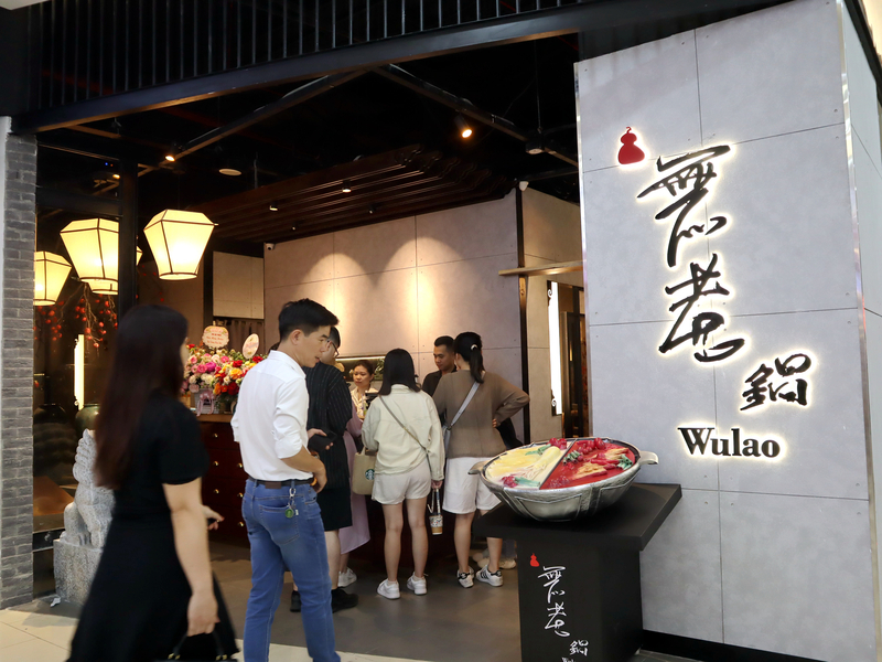 Người Việt ăn lẩu bất kể trời nóng hay lạnh, thương hiệu lẩu Đài Loan khai trương gây sốt tại Hà Nội