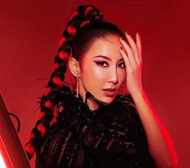 Chị gái CoCo Lee chứng thực thông tin nữ ca sĩ tự sát và đã qua đời