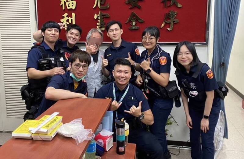 Kiến trúc sư nổi tiếng người Nhật Bản cảm động và cảm ơn người dân cùng cảnh sát Đài Loan đã nhiệt tình giúp ông tìm lại điện thoại bị mất