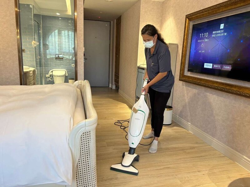 Mở cửa thuê lao động di trú phục vụ ngành khách sạn, liệu có giải quyết được vấn đề thiếu nhân công hay khuyến khích “lương thấp”?