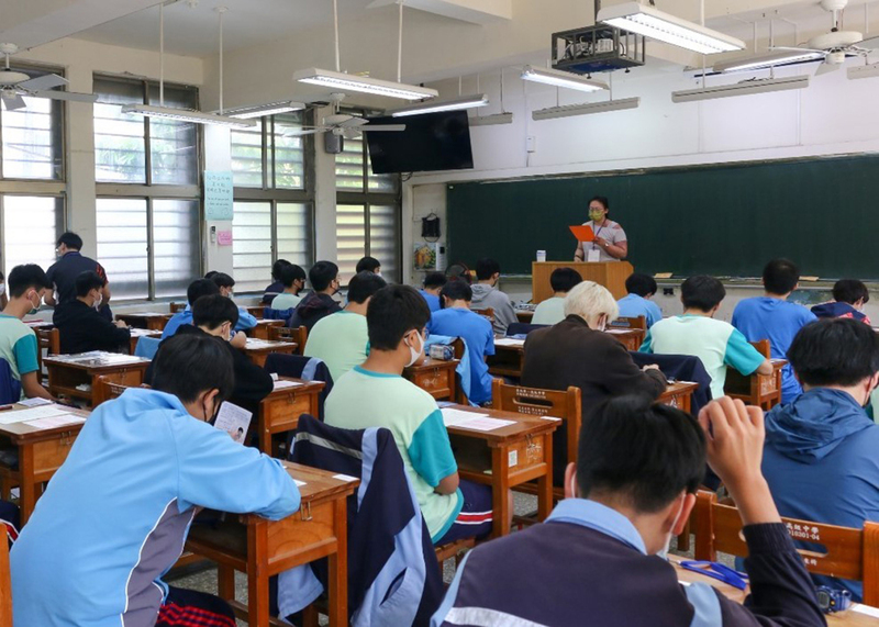 Các trường THPT dạy nghề của thành phố Đài Bắc mỗi lớp sẽ giảm 1 học sinh vào năm học 2024