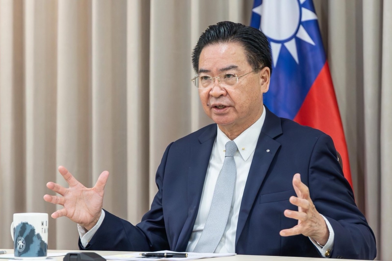 Bộ trưởng Bộ Ngoại giao Ngô Chiêu Nhiếp đã có bài viết trên The Economist kêu gọi quốc tế đề phòng Trung Quốc can dự vào bầu cử của Đài Loan