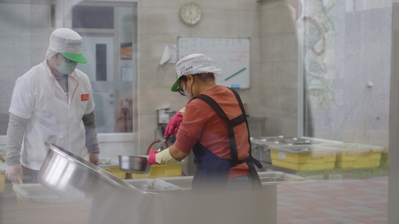 Bữa trưa dinh dưỡng tại trường học cấm sử dụng bột ớt đến ngày 7/4, các doanh nghiệp cung cấp suất ăn hy vọng lệnh cấm sẽ dần dần được dỡ bỏ