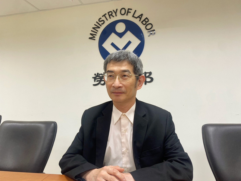 Tổng thời gian làm việc trong năm ở Đài Loan là 2020 giờ