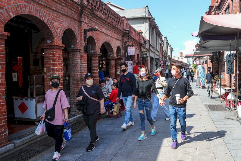 Mức nhiệt độ cao nhất 37,3 vào hôm nay xuất hiện tại khu Sanxia T.P Tân Bắc, các vùng nóng điển hình hôm nay đều nóng hơn