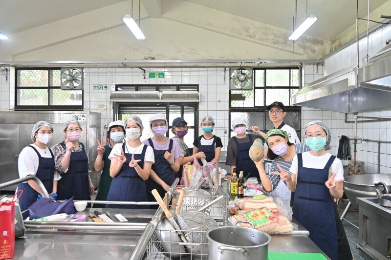 Đội quán quân cuộc thi nấu bữa ăn trưa trường học mở lớp dạy nấu ăn và chia sẻ kinh nghiệm, nhân viên bếp trong trường học được đăng ký miễn phí