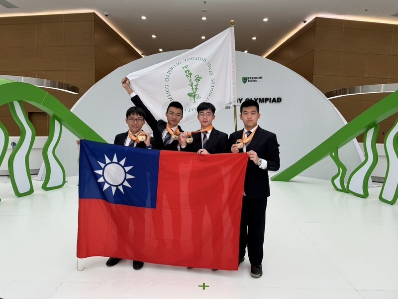 Đoàn học sinh của Đài Loan giành 4 huy chương vàng tại Cuộc thi Olympic Sinh học Quốc tế năm 2024