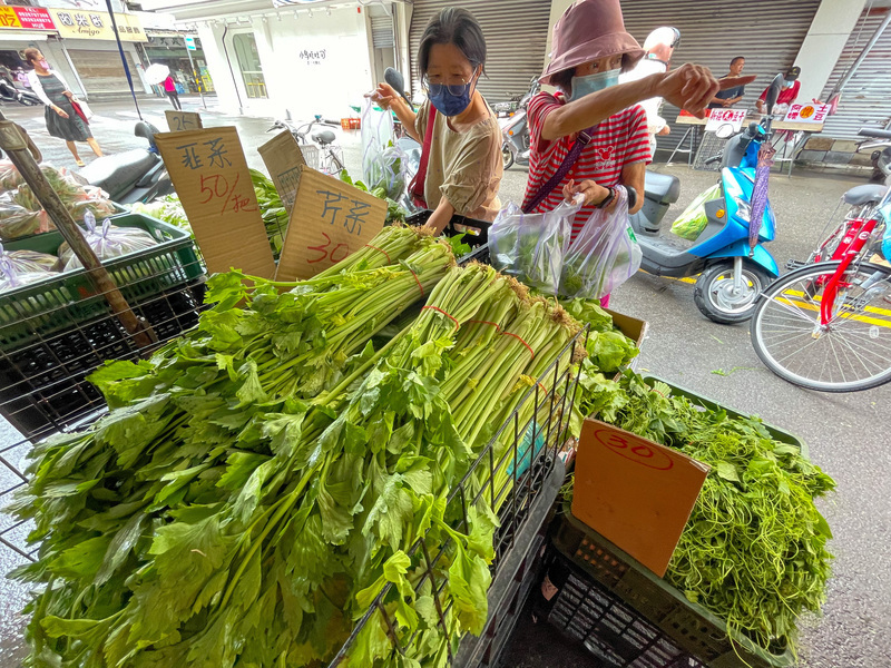 Giá rau vẫn cao sau cơn bão Gaemi, Sở Nông Lương ước tính giá sẽ ổn định sau khoảng 10 ngày