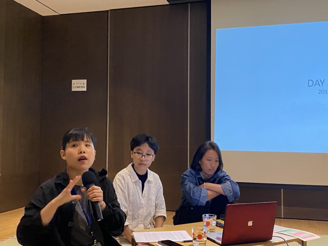 Phan Thị Xuân Quỳnh chia sẻ về công việc phê bình và giám tuyển nghệ thuật đương đại