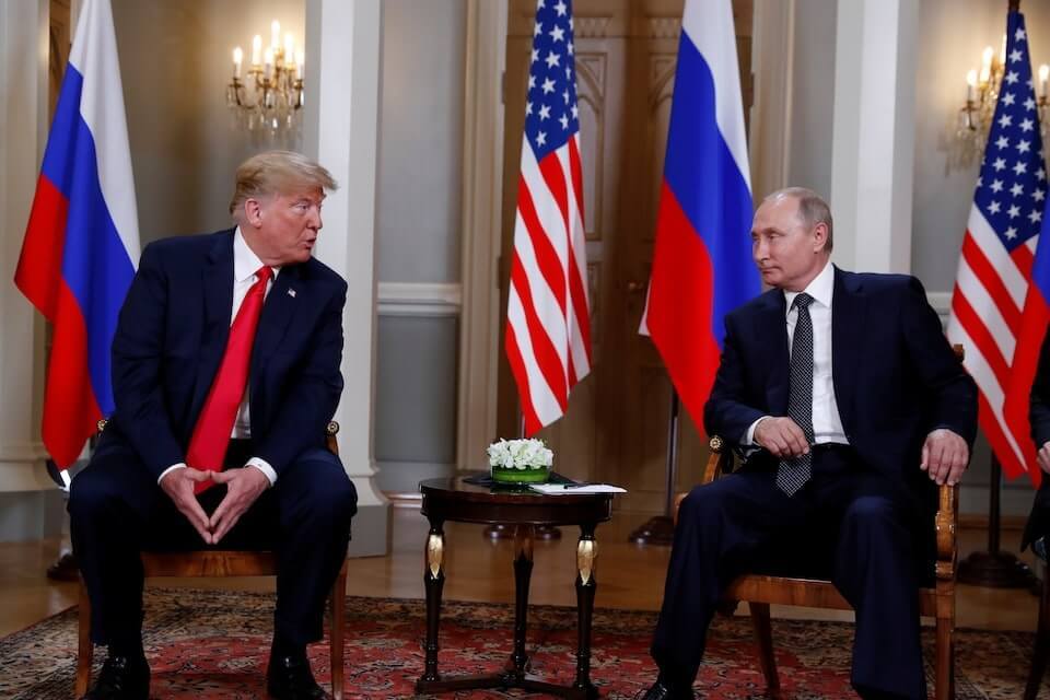 Trump cảnh báo Putin “đang đùa với lửa”, cân nhắc áp thêm lệnh trừng phạt Nga